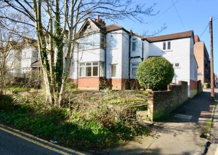 Oak End Way, Gerrards Cross SL9