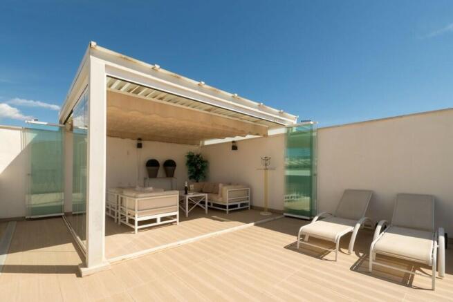 ROOF TERRACE