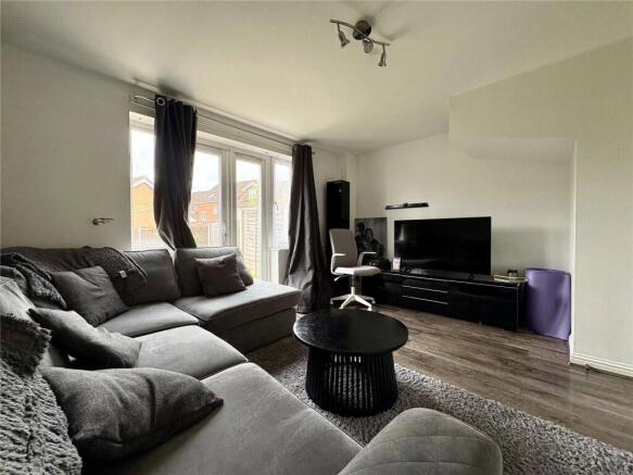 Lancaster Road, Chafford Hundred, Grays, Essex, RM16 photo 4