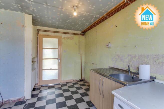 KITCHEN: