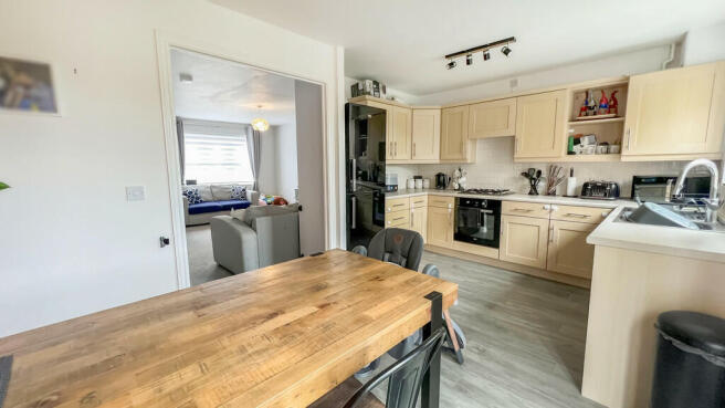 Kitchen/dining ro...