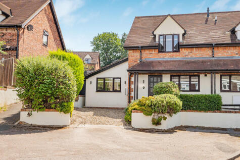 Keable Road, Wrecclesham, Farnham, Surrey, GU10