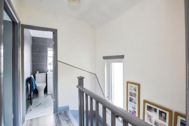 3 bed Semi-Detached for sale Image 9