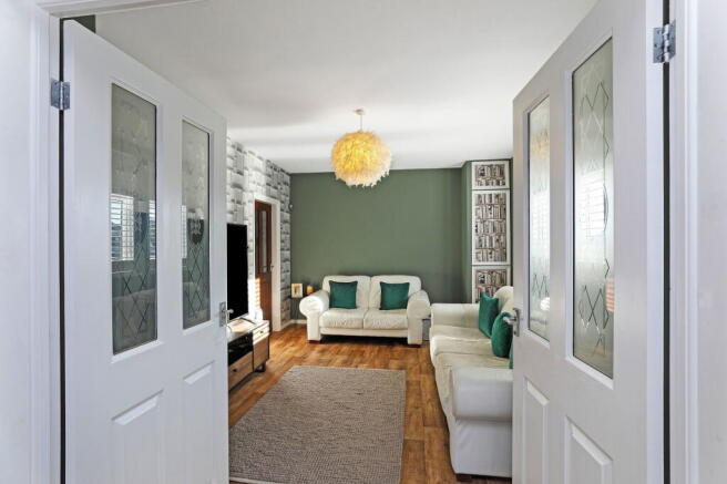4 bed Detached for sale Image 9