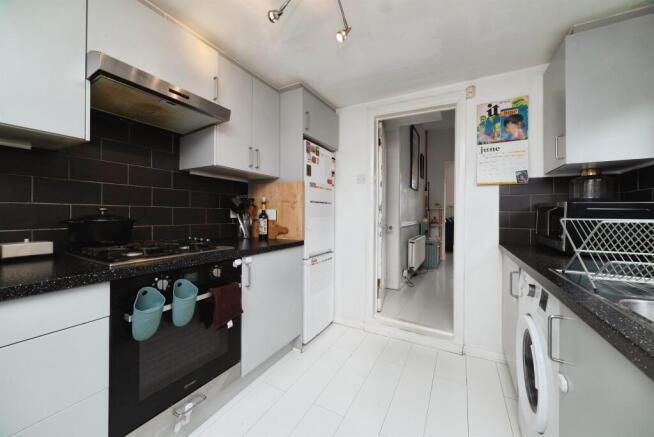 2 bed Terraced for sale Image 8