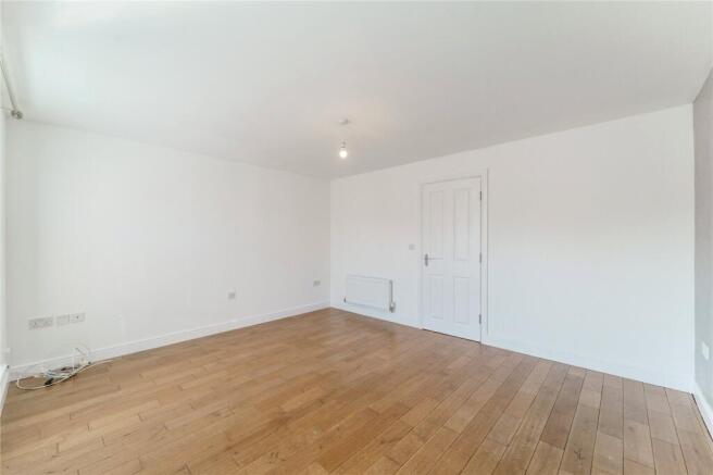 3 bed Town House for sale Image 9