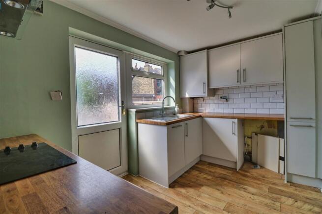 kitchen 2_5.jpg