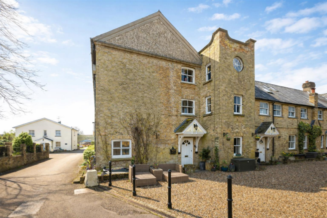 Courtyard Mews New front.png