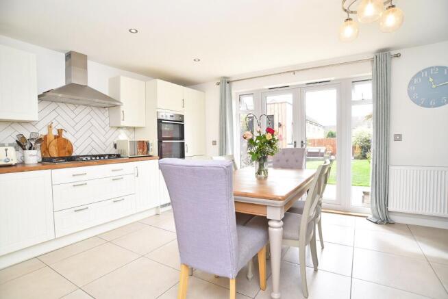 3 bed Town House for sale Image 7