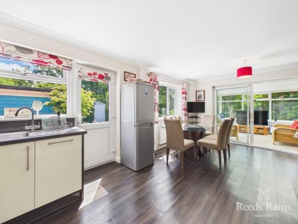4 bed Detached for sale Image 10