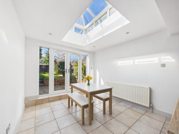 CAM02536G0-PR0061-STILL004