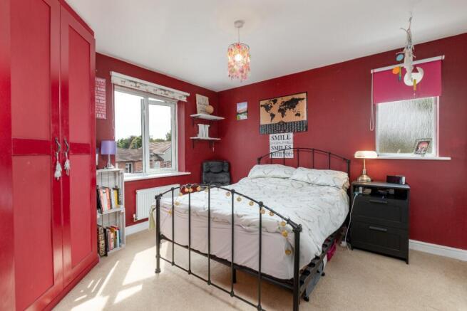 5 bed Detached for sale Image 6