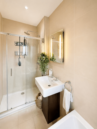 2 bed Terraced to rent Image 6