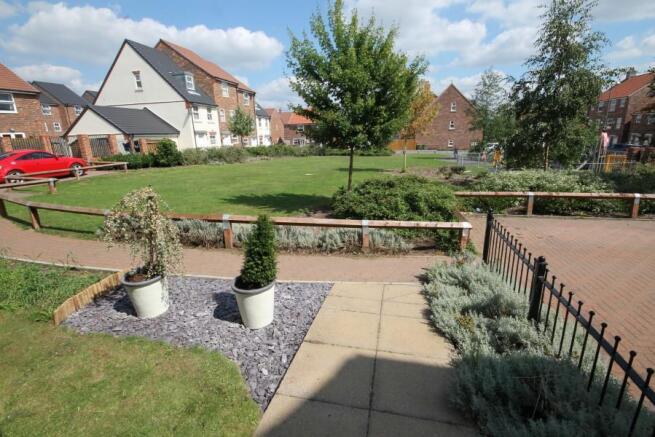 FRONT GARDEN