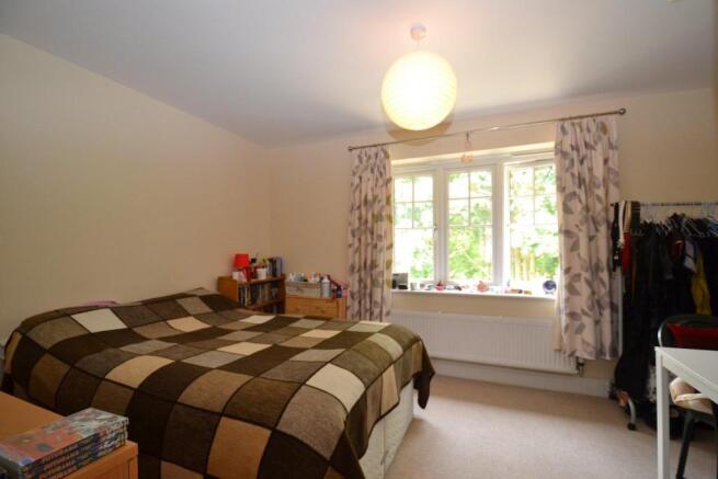 bed2.jpg