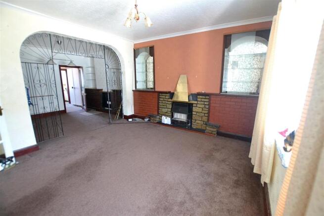Living Room...JPG