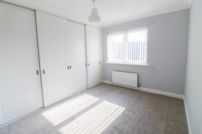 2 bed Flat to rent Image 4