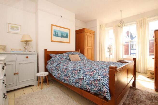 Bedroom 1.JPG
