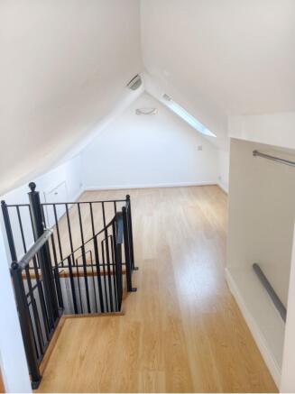 2 bed Flat to rent Image 9