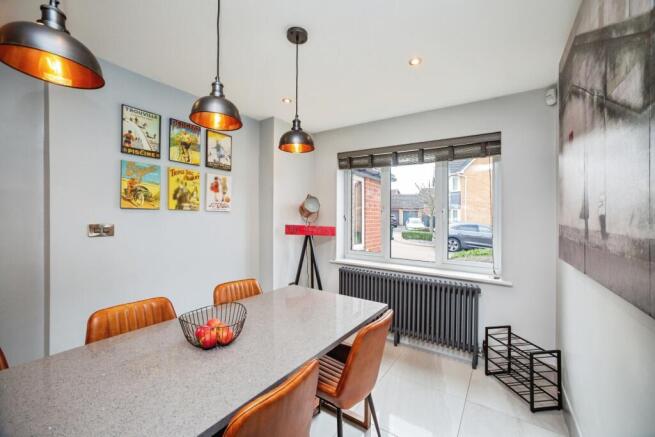 5 bed House for sale Image 9