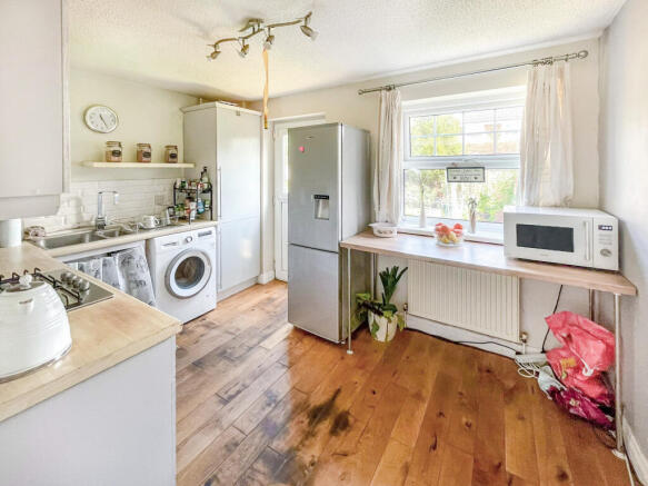 2 bed Semi-Detached for sale Image 4