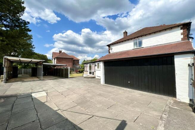 Driveway & Garag
