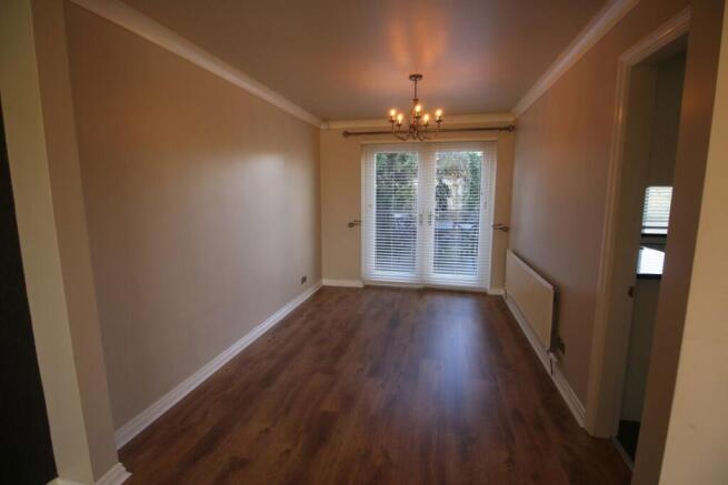 4 bed House to rent Image 4