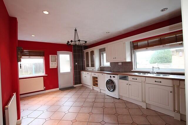 Kitchen (Main)