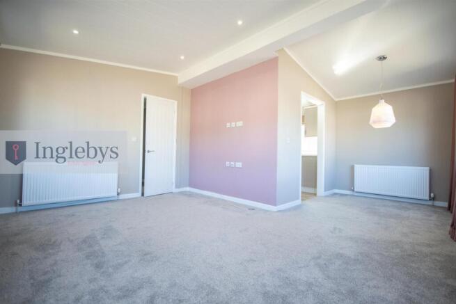 2 bed Park Home for sale Image 4