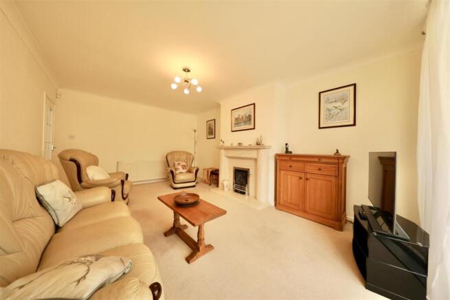 2 bed Detached Bungalow for sale Image 6