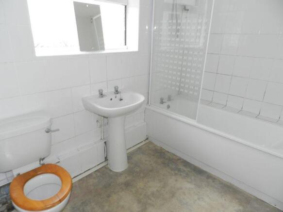 Family Bathroom 