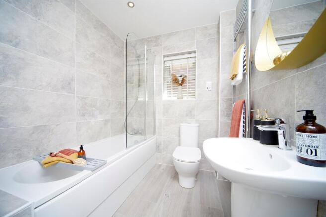 4 bed Detached for sale Image 8