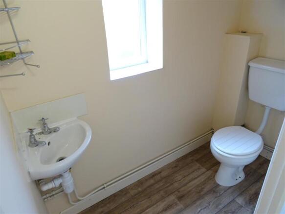Cloakroom/Wc