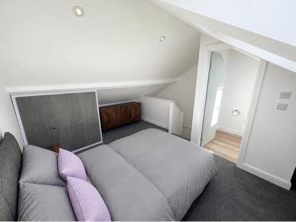 Room 5 (en-suite) at £700pcm
