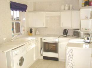 BREAKFAST / KITCHEN