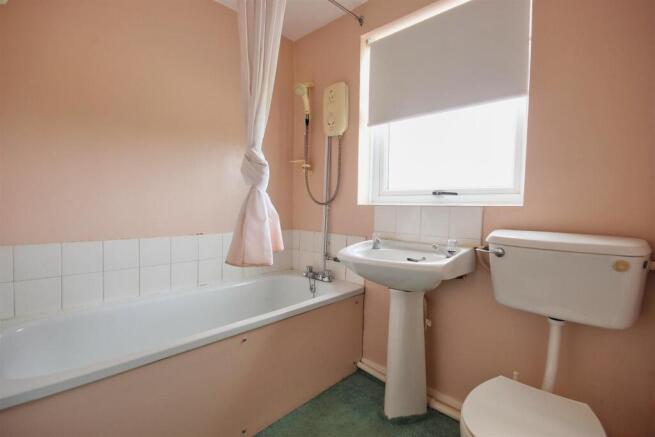 BATHROOM/W.C.