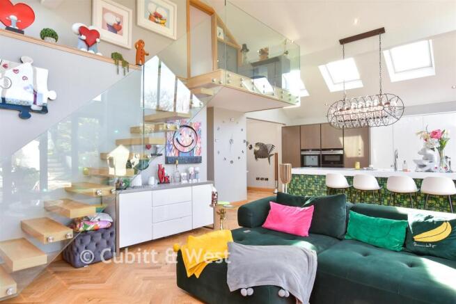 Kitchen/ Lounge