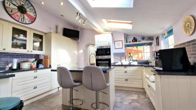 Kitchen/Breakfast Room