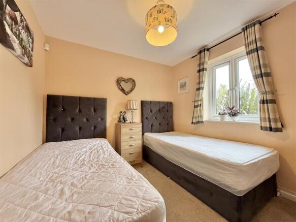 Bed 3.jpg