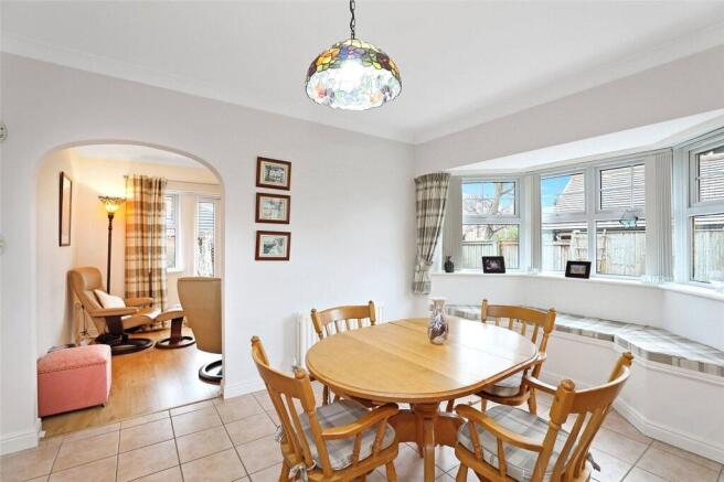 5 bed Detached for sale Image 7