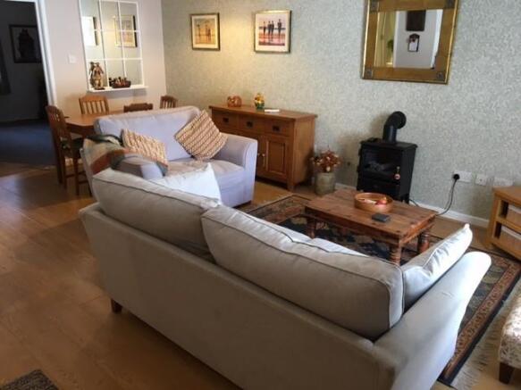 2 bed Flat for sale Image 4