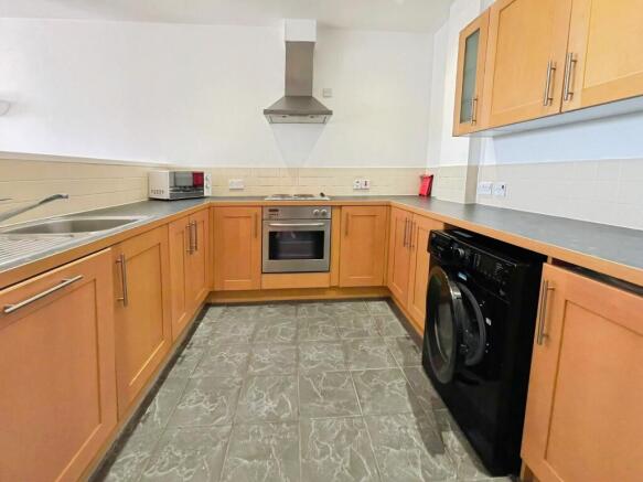 2 bed Flat to rent Image 5