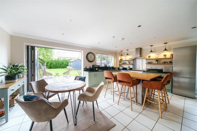 Kitchen/Breakfast Rm