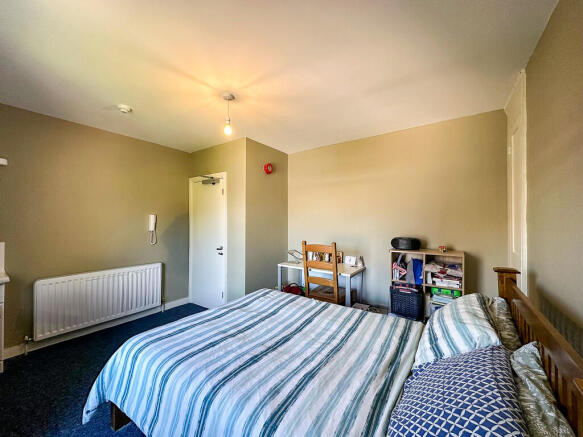 Room 10 (1)