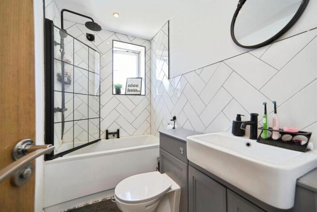 3 bed Semi-Detached for sale Image 11