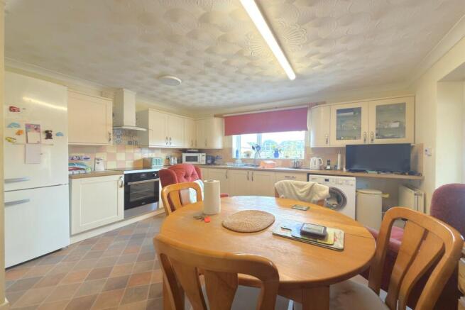 3 bed Bungalow for sale Image 11