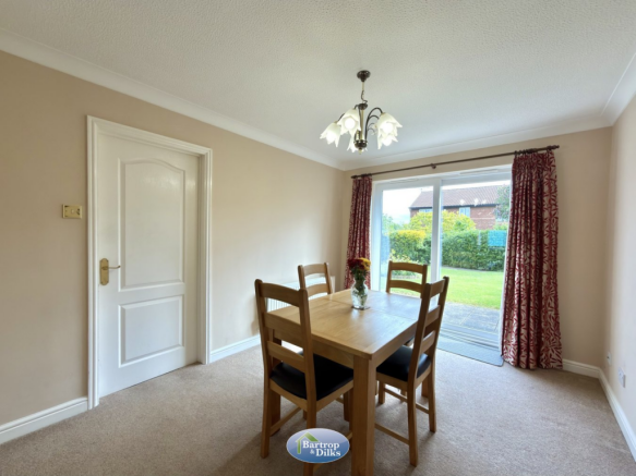 4 bed Detached for sale Image 8