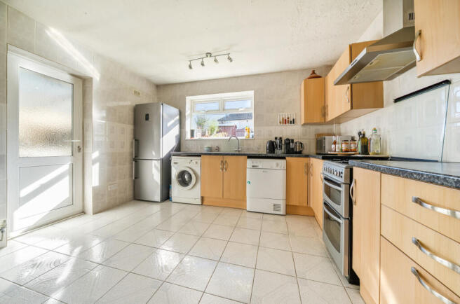 1371238-5-68fb5e0...