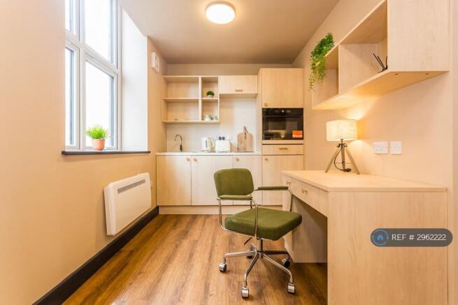 Studio to rent Image 2