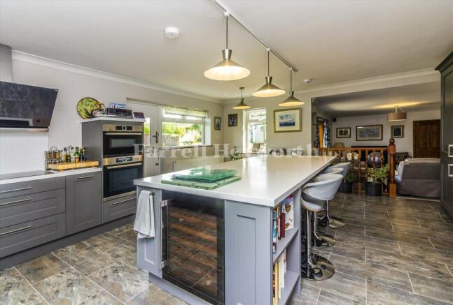 Kitchen Image 3